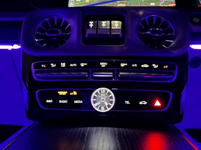 Ｇクラス Ｇ６３エディションマグノホワイト　エディションマグノホワイト　ＲＨＤ　ホワイトナッパレザーシート　エクスクルーシブＰＫＧ　ＡＭＧナイトパッケージ　限定車　ＡＭＧ２２インチ　マッドブラックアルミＰＫＧ　禁煙車　保証付　ドラレコ（70枚目）