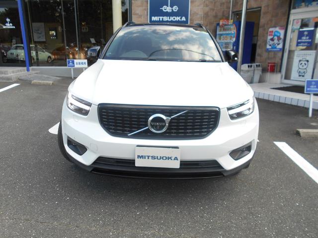 ＸＣ４０ Ｔ４　ＡＷＤ　Ｒデザイン　ハーフレザーシート・前席パワーシート・全席シートヒーター・ステアリングヒーター・パワーテールゲート・クルコン・置くだけ充電・純正９インチナビ・フルセグ・Ｂｌｕｅｔｏｏｔｈ・３６０度カメラ・ＥＴＣ（2枚目）