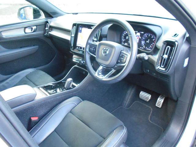 ＸＣ４０ Ｔ４　ＡＷＤ　Ｒデザイン　ハーフレザーシート・前席パワーシート・全席シートヒーター・ステアリングヒーター・パワーテールゲート・クルコン・置くだけ充電・純正９インチナビ・フルセグ・Ｂｌｕｅｔｏｏｔｈ・３６０度カメラ・ＥＴＣ（20枚目）