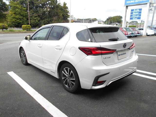 CT CT200h バージョンC メーカーOPL-texブラック合皮パワーシート&シートヒーター・ステアリングヒーター・クリアランスソナー・スペアタイヤ・純正ナビ・フルセグ・Bluetooth・バックカメラ・ETC・ドラレコ・&記録簿(7枚目)