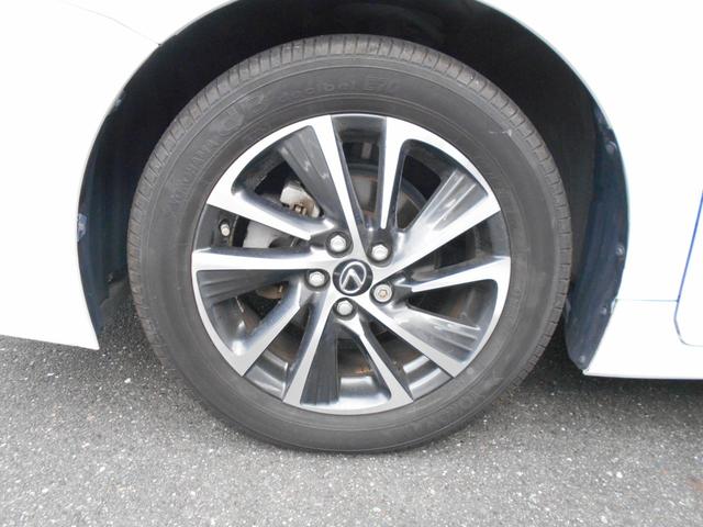 CT CT200h バージョンC メーカーOPL-texブラック合皮パワーシート&シートヒーター・ステアリングヒーター・クリアランスソナー・スペアタイヤ・純正ナビ・フルセグ・Bluetooth・バックカメラ・ETC・ドラレコ・&記録簿(17枚目)