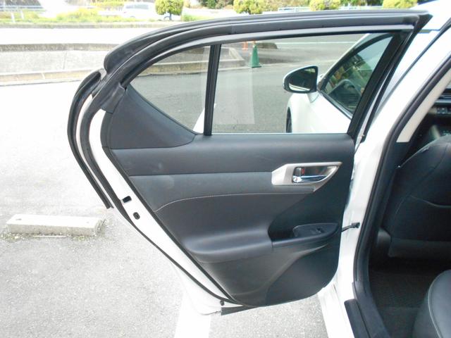 CT CT200h バージョンC メーカーOPL-texブラック合皮パワーシート&シートヒーター・ステアリングヒーター・クリアランスソナー・スペアタイヤ・純正ナビ・フルセグ・Bluetooth・バックカメラ・ETC・ドラレコ・&記録簿(35枚目)