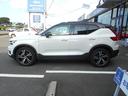 ＸＣ４０ Ｔ４　ＡＷＤ　Ｒデザイン　ハーフレザーシート・前席パワーシート・全席シートヒーター・ステアリングヒーター・パワーテールゲート・クルコン・置くだけ充電・純正９インチナビ・フルセグ・Ｂｌｕｅｔｏｏｔｈ・３６０度カメラ・ＥＴＣ（8枚目）
