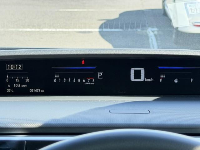 メーターも見やすいレイアウトなので安心ドライブをサポートします！