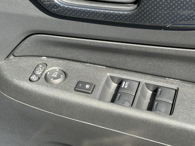 N-WGN G・スタイリッシュパッケージ ナビ Bカメラ ETC クルコン CTBA AW HID ドアバイザー  セキュリティアラーム オートエアコン スマートキー DVD ESC ベンチシート(19枚目)