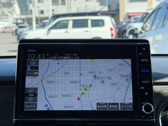 純正８インチメモリーナビです。