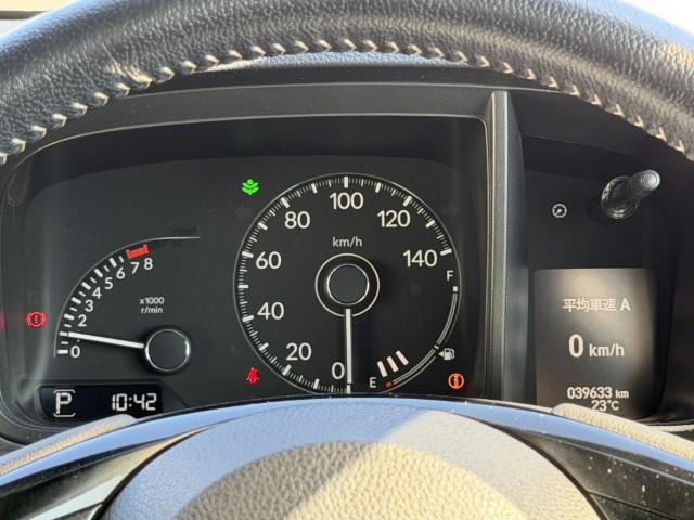 メーターも見やすいレイアウトなので安心ドライブをサポートします！