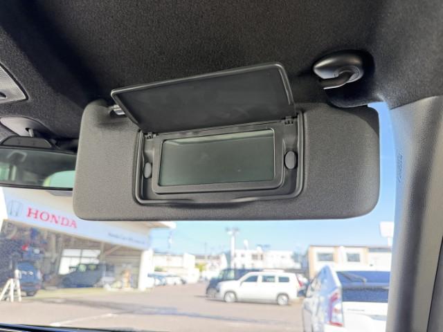 あると便利なバニティミラーです！