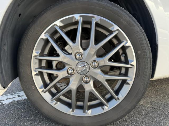 アルミホイール付きで足元もスタイリッシュです！タイヤサイズは、１６５／５５Ｒ１５です。