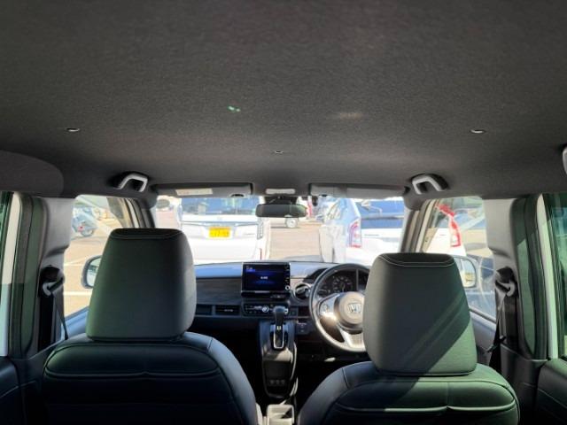 後席からの前方視界です。