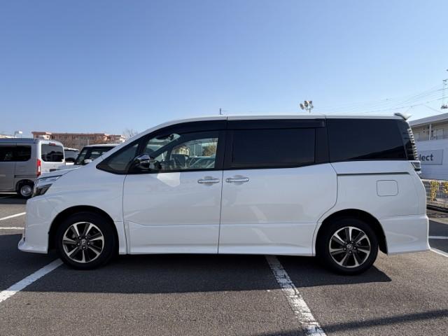 ヴォクシー ZS煌II ナビ Bカメラ 両側電動スライドドア クルーズコントロール パーキングセンサー ETC LEDヘッドライト 純正アルミ スマートキー・プッシュスタート(3枚目)