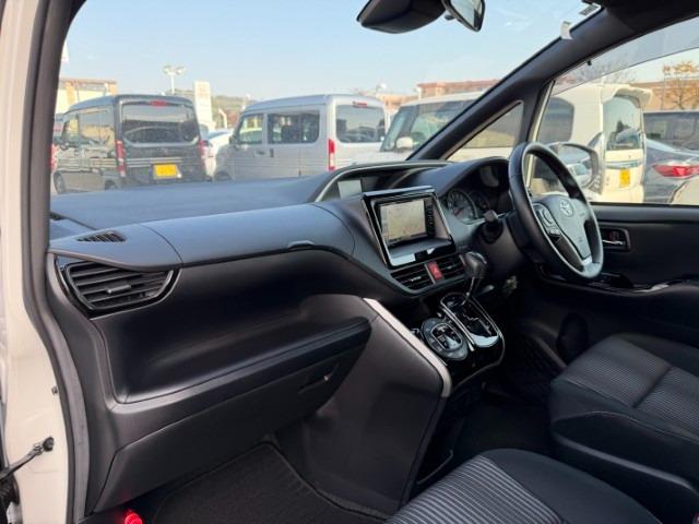 ヴォクシー ZS煌II ナビ Bカメラ 両側電動スライドドア クルーズコントロール パーキングセンサー ETC LEDヘッドライト 純正アルミ スマートキー・プッシュスタート(39枚目)