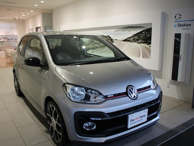 アップ！ アップ！ＧＴＩ　第２期生産分　ビーツサウンドシステム　パークディスタンスコントロール（リヤ）　バックカメラ　ＥＴＣ車載器　ミッション車　クルーズコントロール　シートヒーター　レッドブレーキキャリパー（5枚目）