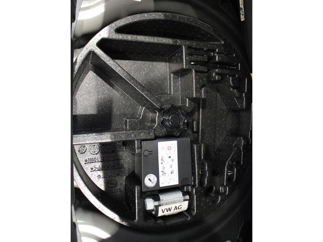 エクスクルーシブ　特別仕様車　白レザーシート　禁煙車　シートヒーター　認定中古車　ブラインドスポットモニター　ＨＩＤヘッドライト　フォグランプ　ＥＴＣ車載器　ＤＶＤ・ＣＤプレイヤーＢｌｕｅｔｏｏｔｈ接続(41枚目)