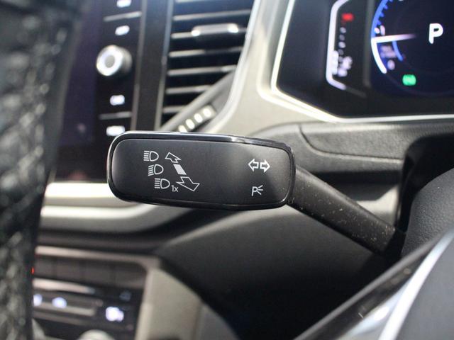 T-ロック TDI スタイルデザインパッケージ 弊社下取り車 禁煙車 認定中古車 ディーゼル車 アダプティブクルーズコントロール プリクッシュブレーキシステム LEDヘッドライト リヤトラフィックアラート 純正ナビゲーション パワーテールゲート(28枚目)