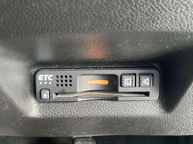 シャトル １．５　ハイブリッド　Ｚ　ホンダセンシング　衝突被害軽減ブレーキ　ナビ　バックカメラ　衝突軽減　カーテンエアバック　ＬＥＤライト　アルミ　メモリナビ　イモビ　Ｂカメラ　クルコン　パワーウィンドウ　ナビＴＶ　ＥＴＣ　スマートキー　オートエアコン　キーフリー　パワーステアリング　ＡＢＳ（17枚目）