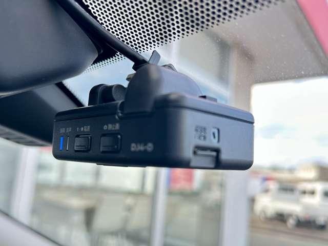 エクストレイル ２．０　２０Ｘｉ　２列車　ＥＴＣ・全周囲カメラ・ドライブレコーダー・　アイドリングストップ車　オートクルーズコントロール　寒冷地仕様　Ｒカメラ　盗難防止装置　レーンキープアシスト　キーフリー　ＴＶナビ　オートエアコン　アルミホイール　メモリーナビ　ＡＢＳ　サイドカメラ（9枚目）