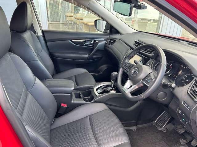 エクストレイル ２．０　２０Ｘｉ　２列車　ＥＴＣ・全周囲カメラ・ドライブレコーダー・　アイドリングストップ車　オートクルーズコントロール　寒冷地仕様　Ｒカメラ　盗難防止装置　レーンキープアシスト　キーフリー　ＴＶナビ　オートエアコン　アルミホイール　メモリーナビ　ＡＢＳ　サイドカメラ（15枚目）