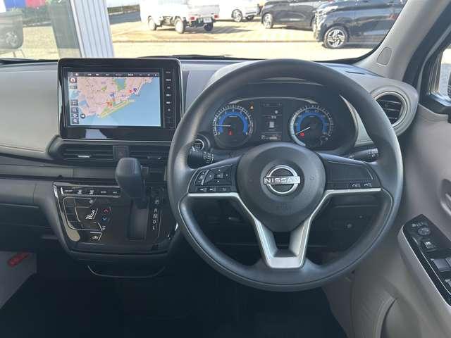 デイズ 660 X 元社用車・ドライブレコーダー・全周囲カメ 踏み間違え防止 スマートキー イモビライザー バックカメラ レーンキープ アイドリングストップ キーレス フルオートエアコン ナビTV WAB 運転席エアバック メモリーナビゲーション PS ABS(4枚目)