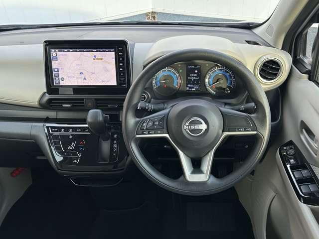 デイズ ６６０　Ｘ　元社用車・ドライブレコーダー・全周囲カメ　踏み間違え防止　スマートキー　イモビライザー　バックカメラ　レーンキープ　アイドリングストップ　ドライブレコーダー　キーレス　フルオートエアコン　ナビＴＶ　ＷＡＢ　運転席エアバック　サイドエアバッグ（4枚目）