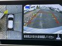 アラウンドビューモニター搭載。上から見下ろしたように液晶に映るのでスムーズな駐車をサポートします。