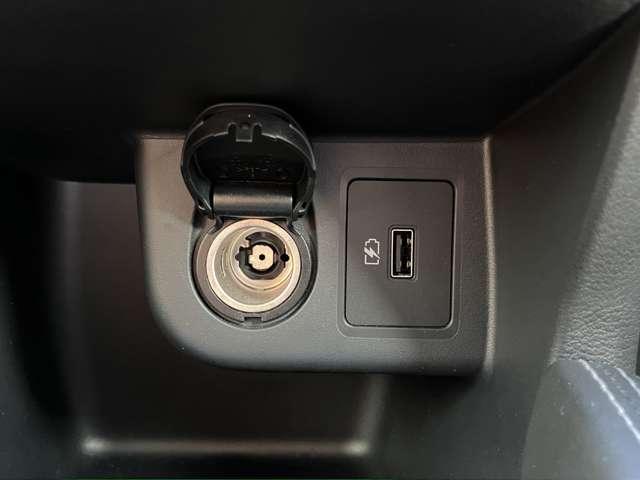キックス 1.2 X ツートーン インテリアエディション (e-POWER) プロパイロット/衝突被害軽減ブレーキ/踏み エマージェンシーB セキュリティ アラウンドモニター エアコン ドラレコ スマートキー 記録簿 ETC サイドエアバック AW キーレス 寒冷地仕様 アイドリングストップ ABS パワーウィンドウ(19枚目)