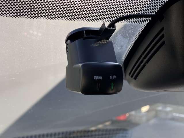 セレナ １．２　ｅ－ＰＯＷＥＲ　ハイウェイスター　Ｖ　エマジェンシーブレーキ　レーンアシスト　クルコン　Ａストップ　イモビ　フルオートエアコン　アルミホイール　エアバック　キーフリー　ＡＢＳ　パワステ　パワーウィンドウ　Ｗエアバック　両側Ｐドア（9枚目）