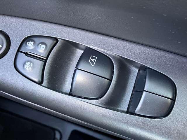 セレナ １．２　ｅ－ＰＯＷＥＲ　ハイウェイスター　Ｖ　エマジェンシーブレーキ　レーンアシスト　クルコン　Ａストップ　イモビ　フルオートエアコン　アルミホイール　エアバック　キーフリー　ＡＢＳ　パワステ　パワーウィンドウ　Ｗエアバック　両側Ｐドア（17枚目）