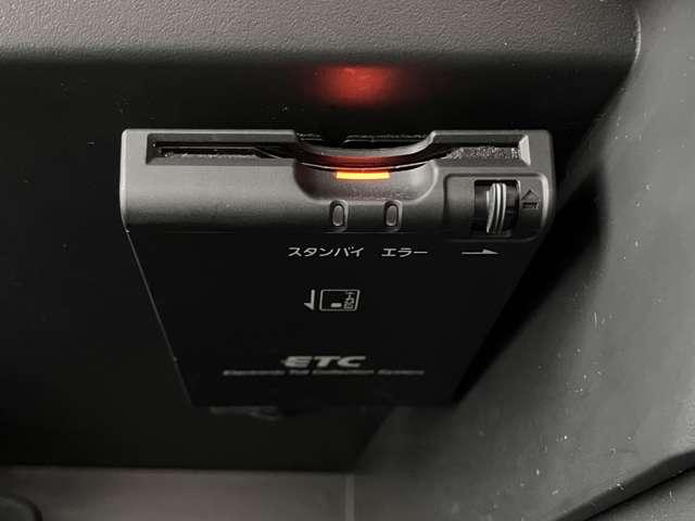 ノート １．２　ｅ－ＰＯＷＥＲ　Ｘ　モードプレミア　衝突被害軽減ブレーキ／車線逸脱警報／フロン　エマブレ　パワーウインドウ　ＷＡＢ　キーフリー　ＡＣ　ドラレコ　エアバッグ　メモリーナビ　ＡＢＳ　インテリジェントキー　アイドリングストップ　レーンキープ　ナビ　盗難防止装置　ＥＴＣ　記録簿　アルミ（11枚目）