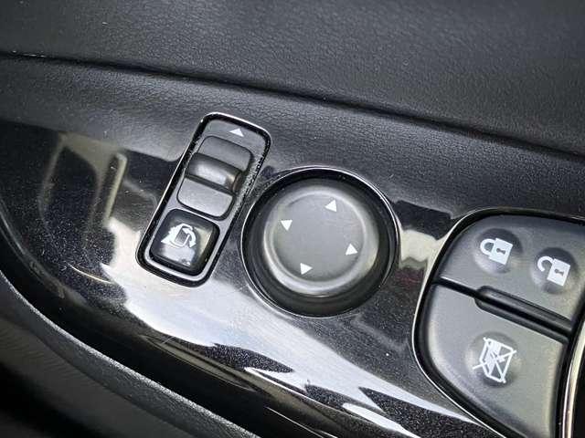 セレナ 2.0 ハイウェイスターG プロパイロット エディション プロパイロット/衝突被害軽減ブレーキ/ナビ 両側オートスライドドア アルミホイール インテリジェントキー 記録簿 アイドリングストップ ABS キーレス エアバック ETC メモリーナビ ナビ パワーウィンドウ 寒冷地仕様 盗難防止 Bモニター(17枚目)