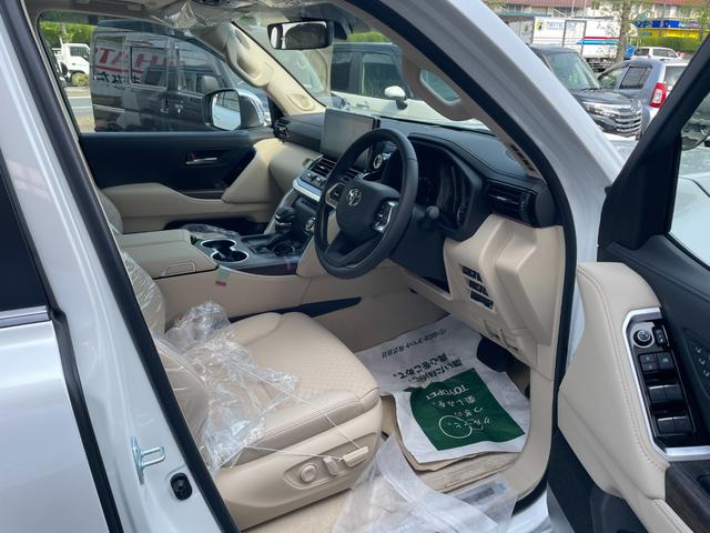 TOYOTA LAND CRUISER ZX | 2022 | PEARL WHITE | 3 km | details TOYOTA LAND CRUISER ZX | 2022 | PEARL WHITE | 3 km | details