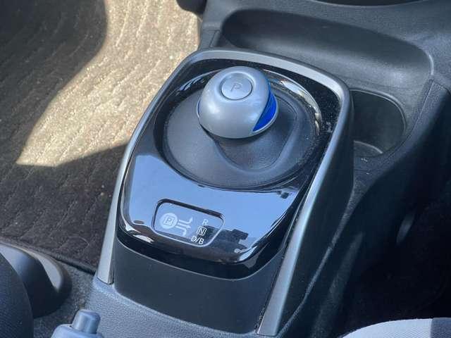 ノート 　３６０°カメラ　記録簿付　Ｒカメラ　運転席助手席エアバック　レーンキープ　ＡＵＴＯエアコン　１オーナー　ナビＴＶ　ＡＷ　サイドカメラ　運転席エアバッグ　キーレスエントリー　ドラレコ　ＥＴＣ車載器（7枚目）