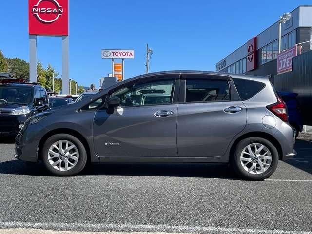 ノート 　３６０°カメラ　記録簿付　Ｒカメラ　運転席助手席エアバック　レーンキープ　ＡＵＴＯエアコン　１オーナー　ナビＴＶ　ＡＷ　サイドカメラ　運転席エアバッグ　キーレスエントリー　ドラレコ　ＥＴＣ車載器（20枚目）