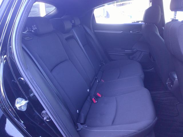 シビック ハッチバック　デジタルインナーミラー　ＥＴＣ　ナビ　オートクルーズコントロール　レーンアシスト　衝突被害軽減システム　アルミホイール　オートライト　ＬＥＤヘッドランプ　シートヒーター　ＣＶＴ　盗難防止システム（8枚目）