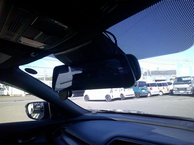 シビック ハッチバック　デジタルインナーミラー　ＥＴＣ　ナビ　オートクルーズコントロール　レーンアシスト　衝突被害軽減システム　アルミホイール　オートライト　ＬＥＤヘッドランプ　シートヒーター　ＣＶＴ　盗難防止システム（11枚目）