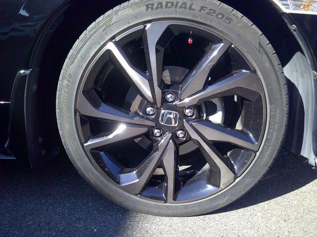 シビック ハッチバック　デジタルインナーミラー　ＥＴＣ　ナビ　オートクルーズコントロール　レーンアシスト　衝突被害軽減システム　アルミホイール　オートライト　ＬＥＤヘッドランプ　シートヒーター　ＣＶＴ　盗難防止システム（17枚目）