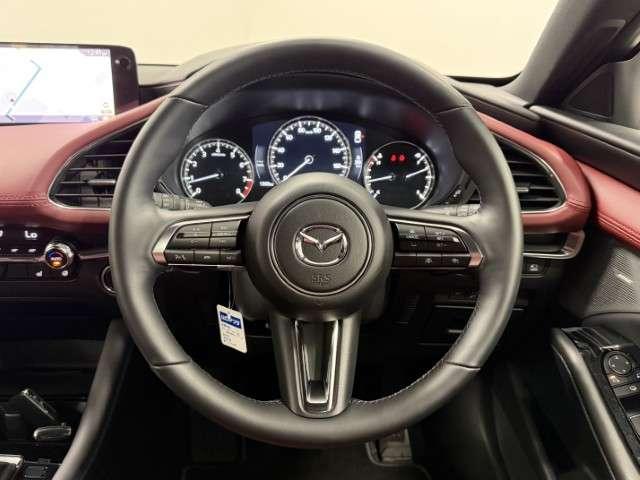 ＭＡＺＤＡ３ファストバック ２．０　２０Ｓ　ツーリング　革シート　ＢＯＳＥサウンドシステム　ナビ　フルセグＴＶ　ＳＢＳ　パワーシート　バックカメラ　フロントカメラ　シートヒーター　スマートキー　オートマチックハイビーム　コーナーセンサー　レーダークルコン（11枚目）