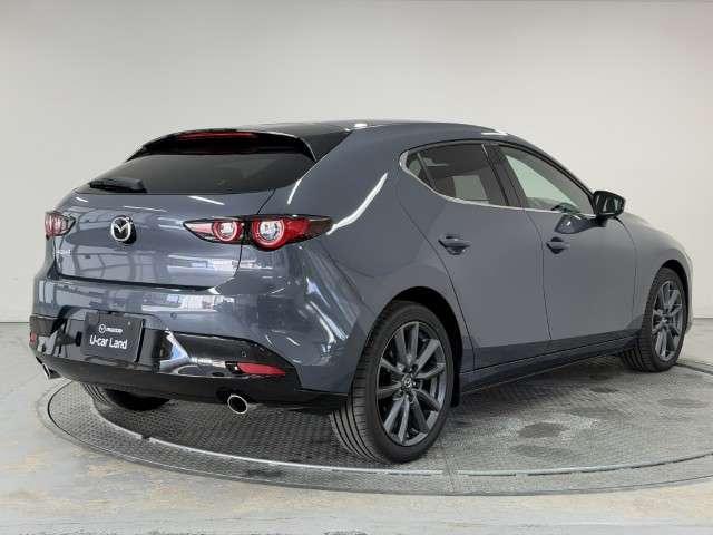 ＭＡＺＤＡ３ファストバック ２．０　２０Ｓ　ツーリング　革シート　ＢＯＳＥサウンドシステム　ナビ　フルセグＴＶ　ＳＢＳ　パワーシート　バックカメラ　フロントカメラ　シートヒーター　スマートキー　オートマチックハイビーム　コーナーセンサー　レーダークルコン（20枚目）