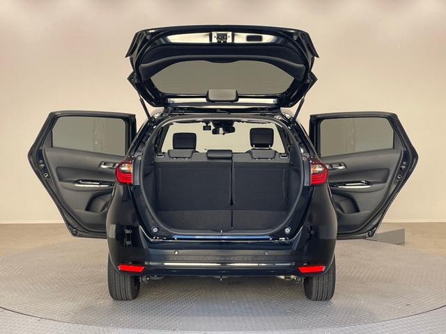 フィット ホーム ナビ バックカメラ ドライブレコーダー ETC アダプティブクルーズコントロール ステリモ パーキングセンサ― 衝突被害軽減ブレーキ スマートキー オートライト(28枚目)