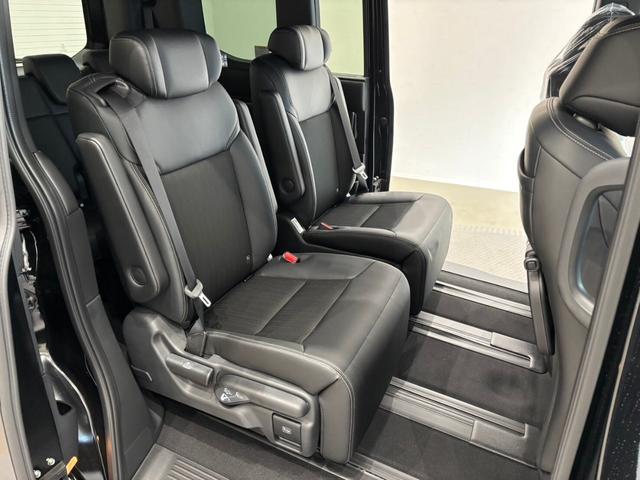 ステップワゴン ホンダセンシング 両側電動スライドドア アダプティブクルーズコントロール ステリモ シートヒーター 電動リアゲート パーキングセンサ― ブラインドスポットモニター スマートキー(24枚目)