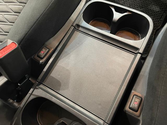 デリカＤ：５ Ｐ　４ＷＤ　フルセグナビ　バックカメラ　ＥＴＣ　ドライブレコーダー　両側電動スライドドア　アダプティブクルーズコントロール　ステリモ　電動リヤゲート　シートヒーター　スマートキー（20枚目）