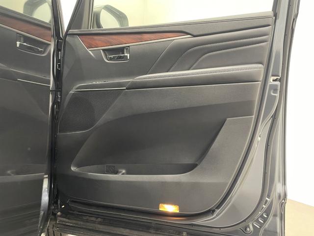 デリカＤ：５ Ｐ　４ＷＤ　フルセグナビ　バックカメラ　ＥＴＣ　ドライブレコーダー　両側電動スライドドア　アダプティブクルーズコントロール　ステリモ　電動リヤゲート　シートヒーター　スマートキー（63枚目）