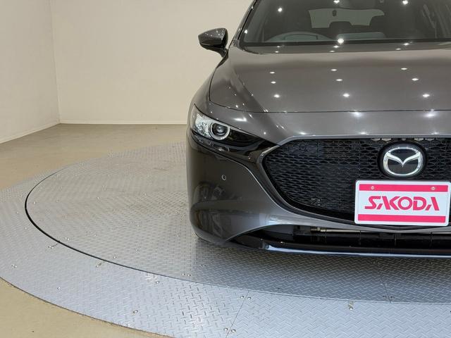 MAZDA3ファストバック 15Sツーリング 純正ナビ バックカメラ ETC アダプティブクルーズコントロール ステリモ 衝突被害軽減ブレーキ パーキングセンサ― アルミホイール ブラインドスポットモニター スマートキー(8枚目)