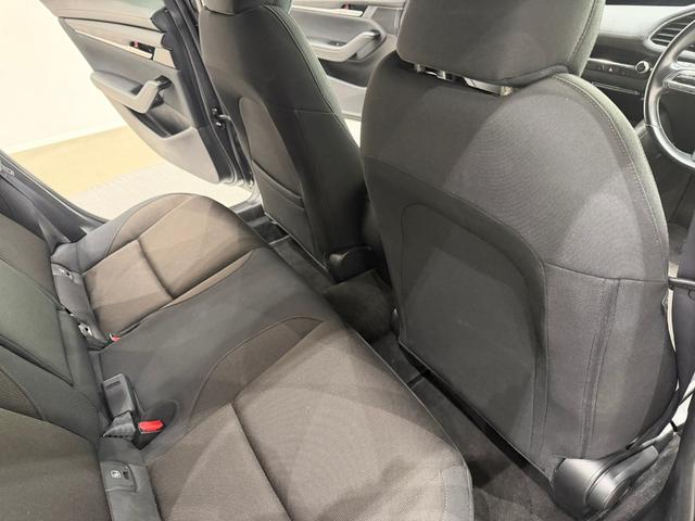 MAZDA3ファストバック 15Sツーリング 純正ナビ バックカメラ ETC アダプティブクルーズコントロール ステリモ 衝突被害軽減ブレーキ パーキングセンサ― アルミホイール ブラインドスポットモニター スマートキー(34枚目)