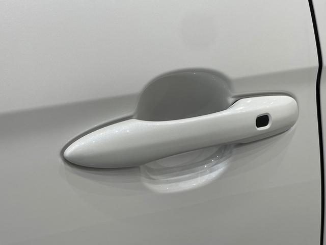 ノア ハイブリッドS-Z 10.5インチディスプレイオーディオ 全方位カメラ ETC 禁煙車 両側電動スライドドア 3列シート Bluetooth対応 アダプティブクルーズコントロール スマートキー(29枚目)