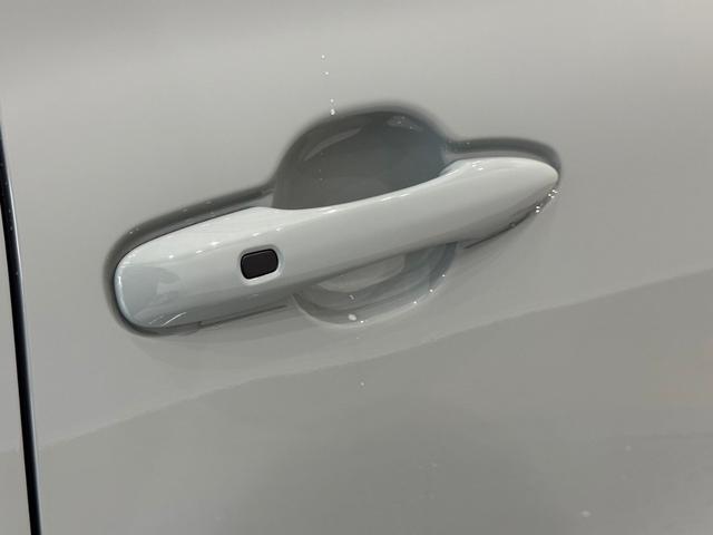 シエンタ ハイブリッドZ 衝突被害軽減システム レーンキープアシスト オートマチックハイビーム ドライブレコーダー ナビ バックカメラ スマートキー フルフラット 3列シート 禁煙車(14枚目)