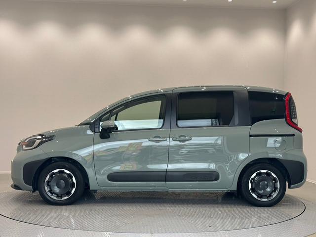 シエンタ ハイブリッドZ 衝突被害軽減システム レーンキープアシスト オートマチックハイビーム ドライブレコーダー ナビ バックカメラ スマートキー フルフラット 3列シート 禁煙車(17枚目)