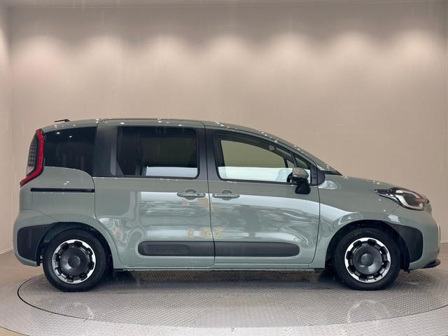 シエンタ ハイブリッドZ 衝突被害軽減システム レーンキープアシスト オートマチックハイビーム ドライブレコーダー ナビ バックカメラ スマートキー フルフラット 3列シート 禁煙車(31枚目)