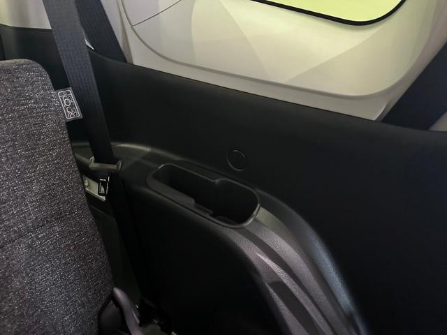 シエンタ ハイブリッドZ 衝突被害軽減システム レーンキープアシスト オートマチックハイビーム ドライブレコーダー ナビ バックカメラ スマートキー フルフラット 3列シート 禁煙車(35枚目)