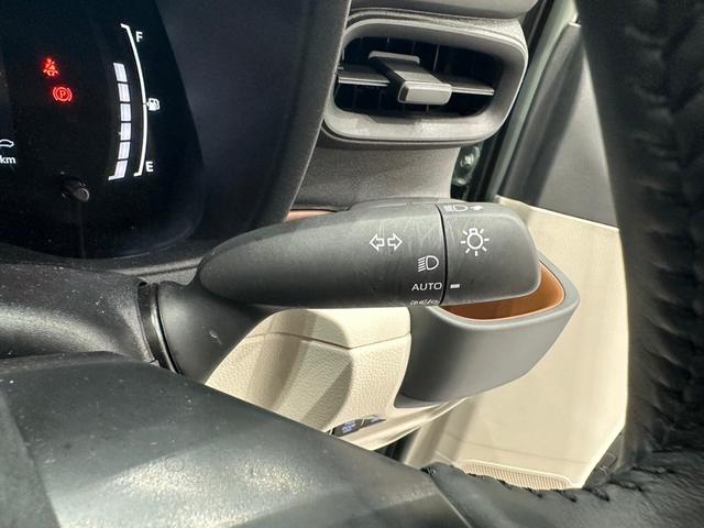 シエンタ ハイブリッドZ 衝突被害軽減システム レーンキープアシスト オートマチックハイビーム ドライブレコーダー ナビ バックカメラ スマートキー フルフラット 3列シート 禁煙車(45枚目)